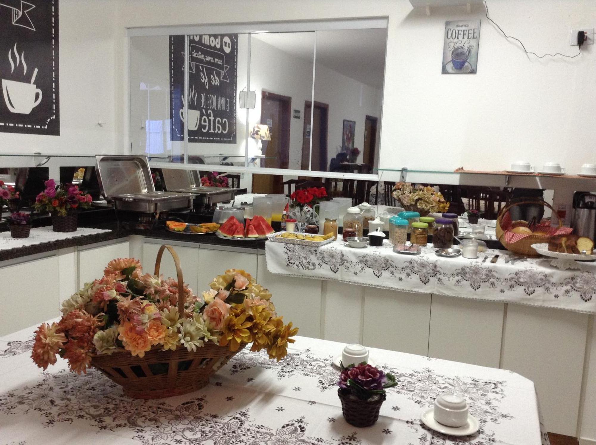 Espaco Alvorada ,Agendamento Das Atividades, Cafe Da Manha ,Banheira E Piscina No Centro Бротас Экстерьер фото