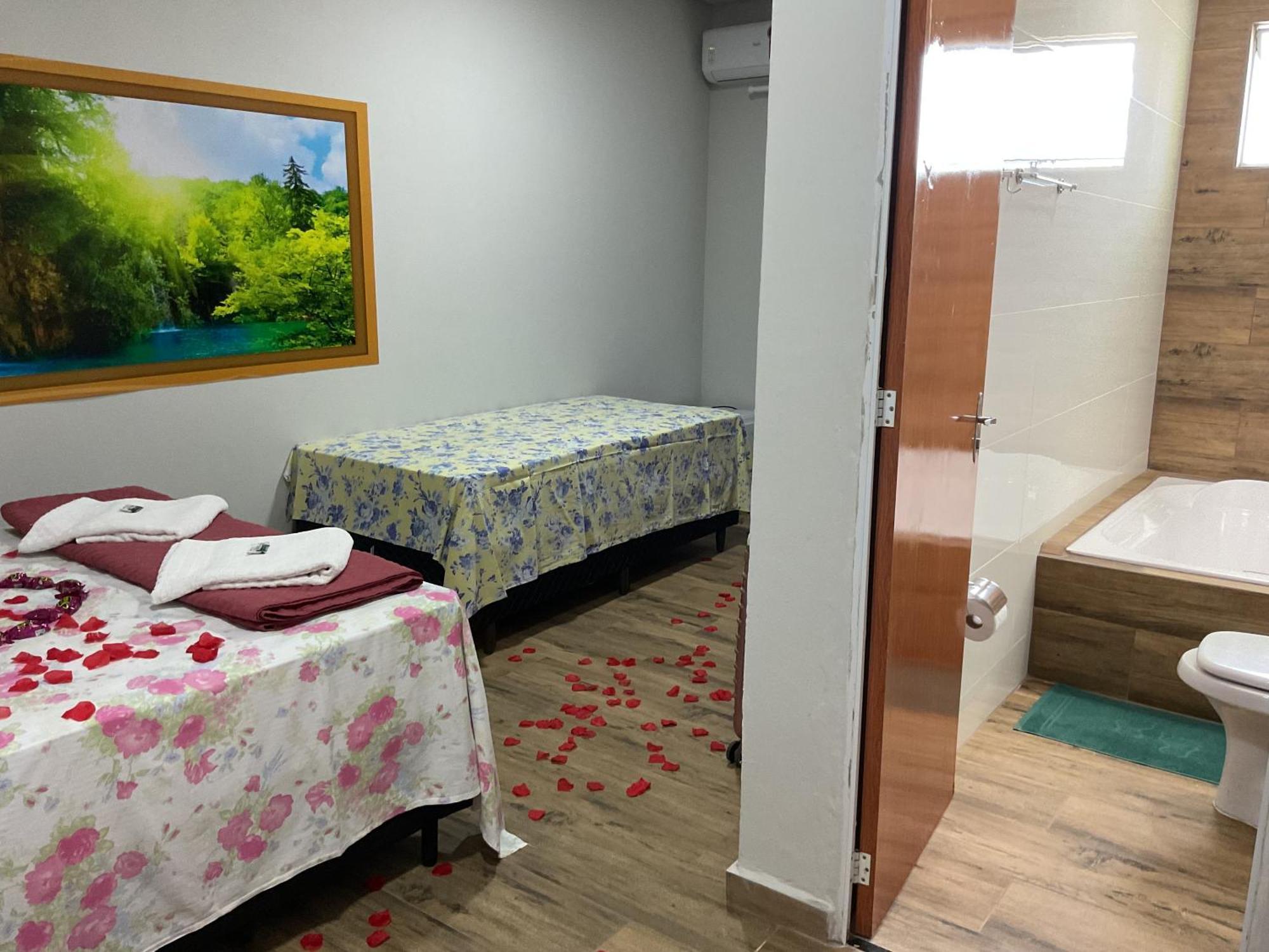 Espaco Alvorada ,Agendamento Das Atividades, Cafe Da Manha ,Banheira E Piscina No Centro Бротас Экстерьер фото